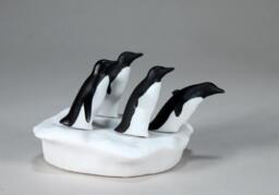 4 Penguins Sculpture By John Perry On Ice Floe 5In Long Figurine - thumbnail 1