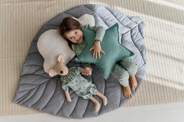 Leaf Play Mat For Baby - Organic Linen Floor Tummy Time Boho Nursery Decor Newborn Gift Idea - image 1