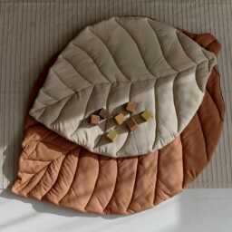 Leaf Play Mat For Baby - Organic Linen Floor Tummy Time Boho Nursery Decor Newborn Gift Idea - thumbnail 4