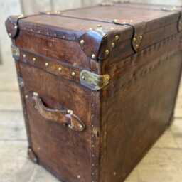Antique Style Aged Chestnut Brown Travel Trunk English Bespoke Living Room Storage Side Table - thumbnail 4
