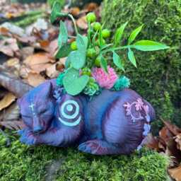 Dreaming Bear Druid Sparkly Plum With Succulents 14cm X 10cm - thumbnail 2