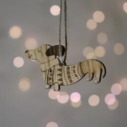 Dachshund Christmas Decoration Oak Veneer Dog Ornament - thumbnail 2