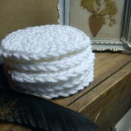 Pure Baby White Cotton Crocheted Round Facial Wash Cloth. Handmade // Set Of 5 . Face Clothes, Shower Gift Bath Acessory - thumbnail 2