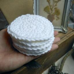Pure Baby White Cotton Crocheted Round Facial Wash Cloth. Handmade // Set Of 5 . Face Clothes, Shower Gift Bath Acessory - thumbnail 3