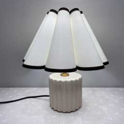 Handmade Cream Scalloped Table Lamp Ceramic Bedside Lighting - thumbnail 4