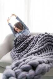 Chunky Knit Throw Blanket, Giant Blanket Made With Merino Wool - thumbnail 1