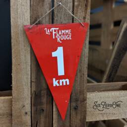 La Flamme Rouge 1Km To Go - Triangle Metal Sign Vintage Worn Rusty Look Print Le Tour Altitude Marker Cycling Ski Col Alpe - thumbnail 3