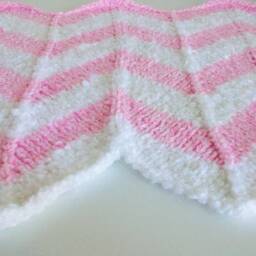 Handmade Pink Chevron Knit Mini Blanket Soft Acrylic Car Seat Blanket - thumbnail 2