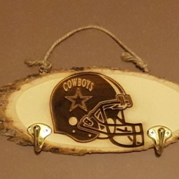 Cowboys Key Holder Basswood Slice Wood Frame - thumbnail 2
