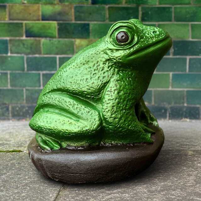 Concrete Green Frog Statue Realistic Sculpture Stone Animal Figurine Outdoor Amphibian Decor Handmade Cement Ornament Frog Gift - image 1