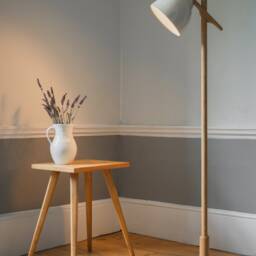 Element Floor Lamp in Solid Oak Wood & Ceramic - thumbnail 2