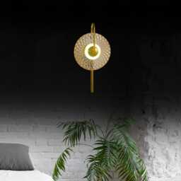 Diamond-Cut Glass Led Wall Sconce - Brushed Brass Modern Lamp - thumbnail 2