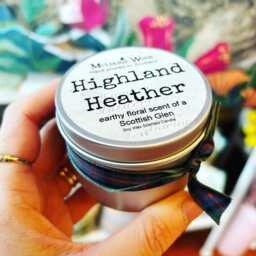 Highland Heather Vegan Soy Candle Scottish Glen Scent - thumbnail 1