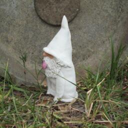 Small White Wizard With Tongue Out - thumbnail 2