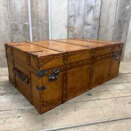 English Handmade Luxury Leather Coffee Table - Bespoke Chest Steamer Style - thumbnail 2