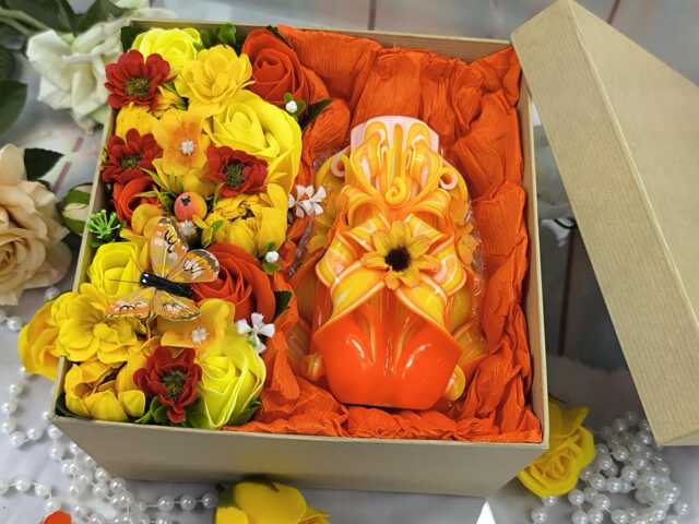 Medium Gift Box With Soap Roses & A Carved Candle Gift For Her Mother's Day Wedding Birthday Valentine's Luxury Handmade Soap Bouquet - image 1