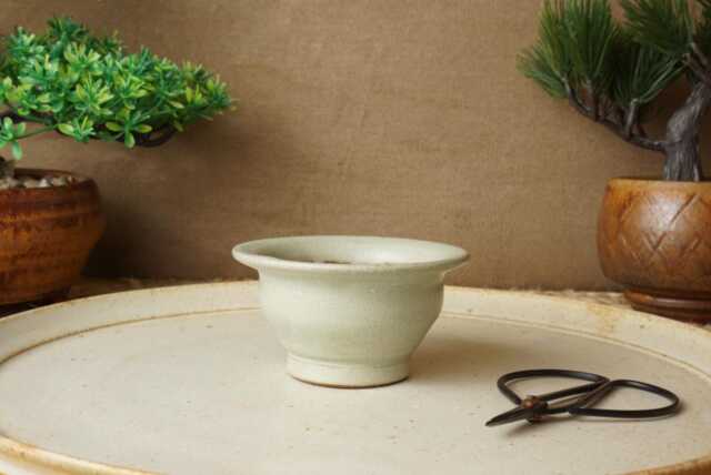 Handmade Green Mame Bonsai Pot. 8cm Diameter, 4.5cm High. G2554 - image 1