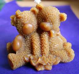 Natural Beeswax Candle - Seated Cub Couple - thumbnail 1