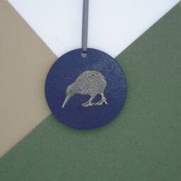 Kiwi Bird Wooden Disk - Christmas Decoration- Ornament Tree Decor New Zealand Gift - thumbnail 3