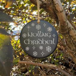 Gaelic Merry Christmas Slate Ornament, Scottish Highlander Decor - thumbnail 2