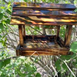 Reclaimed Wood Barn Style Roof Feeder - thumbnail 3