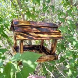 Reclaimed Wood Barn Style Roof Feeder - thumbnail 2