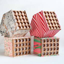 Sustainable Table Lamp Made With Cork & Cotton Paper Beautiful Floral Pattern. Handcrafted, Eco-Friendly & Minimalist Lighting Design - thumbnail 3