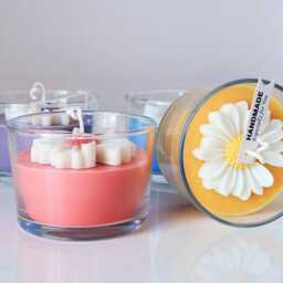 Handmade Daisy Flower Soy Candle, Natural Scented Spring Home Decor - thumbnail 3