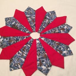 Christmas Tree Skirt, 26 Inch Diameter, Table Top, Mini, Snow Scene, Small, Glittery, Pieced, Quilted - thumbnail 3