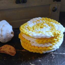 Baby Pure Cotton Crocheted Round Facial Wash Cloths. Ombre Daisy White & Yellow Handmade Set Of 5 Face Cloths Shower Gift - thumbnail 3