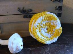 Baby Pure Cotton Crocheted Round Facial Wash Cloths. Ombre Daisy White & Yellow Handmade Set Of 5 Face Cloths Shower Gift - thumbnail 1