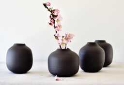 Mini Black Porcelain Moon Jar Vase Handmade Korean Ikebana Vase, Minimalist Japandi Home Decor - thumbnail 1