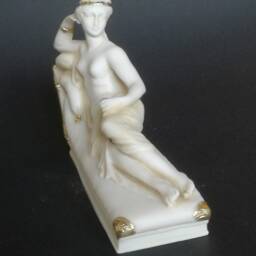 Paolina Bonaparte Borghese As Venus Victrix Alabaster Statue - thumbnail 3