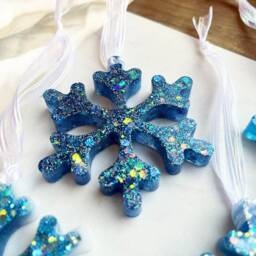 Glitter Snowflake Ornaments Resin Ornaments, Christmas Tree Decor, Sparkly Ornament Set, Blue Snowflakes - thumbnail 3