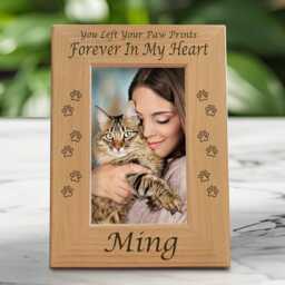 Custom Cat Memorial Photo Frame - Personalized Pet Loss Remembrance Gift For Grieving Kitty Owners - thumbnail 3