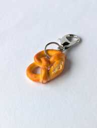Mini Pretzel Charm Pendant, 1 Piece - Handmade From Polymer Clay - thumbnail 1