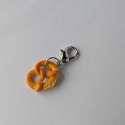 Mini Pretzel Charm Pendant, 1 Piece - Handmade From Polymer Clay - thumbnail 4