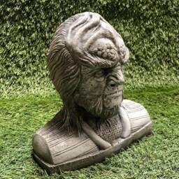 Worf Star Trek Concrete Outdoor Garden Sculpture Lawn Ornament Frost Protected - thumbnail 2