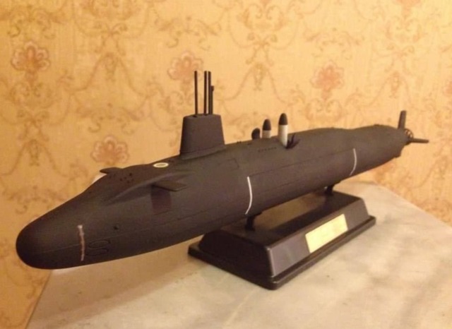 Great Britain Vanguard Class Nuclear-Powered Ballistic Missile Submarine - image 1