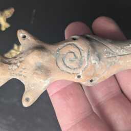 Handcrafted Terracotta Venus Statue Neolithic Fertility Goddess Replica With Spiral Symbol - thumbnail 4