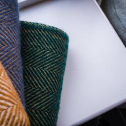 Emerald Green Wool Blanket - 100% Thick Chunky Woven Throw For Bedroom Decor Or Home Gift - thumbnail 4