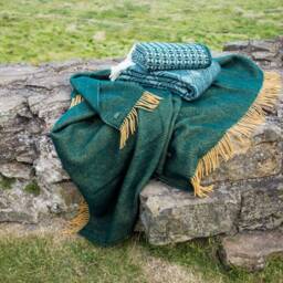 Emerald Green Wool Blanket - 100% Thick Chunky Woven Throw For Bedroom Decor Or Home Gift - thumbnail 2