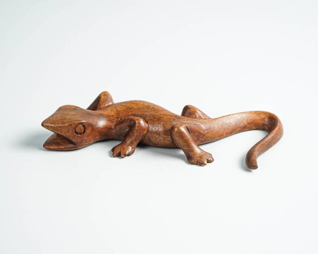 Gecko Sculpture, Animal Statue, Wood Carving, Artwork, Natural Piece, Handcrafted, Miniature, Wooden Living Room Decor, Gift For Him - image 1