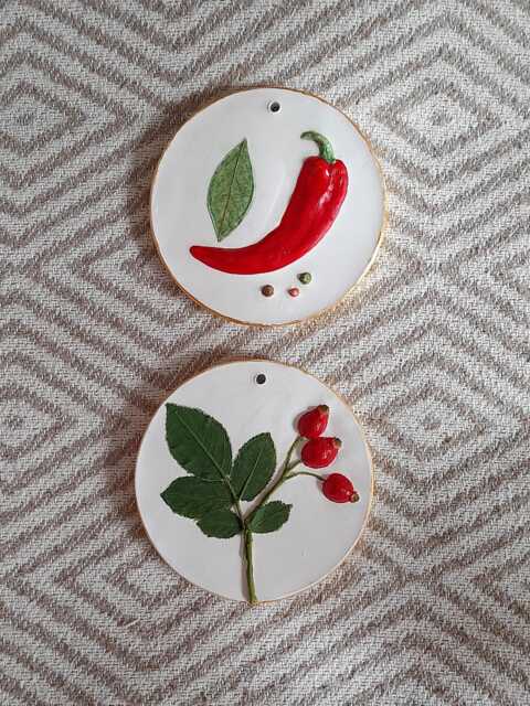 Berry & Pepper Botanical Bas-Reliefs Farmhouse Round Plaster Cast Floral Wall Decor For Hall Kitchen Flower Tile Botanical - image 1