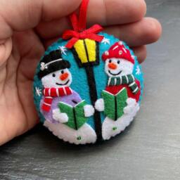 Handmade Felt Snowman Carolers Christmas Ornament - thumbnail 3