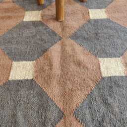 Geometric Wool & Jute Flatweave Rug in Earthy Neutrals With Red Border - thumbnail 4