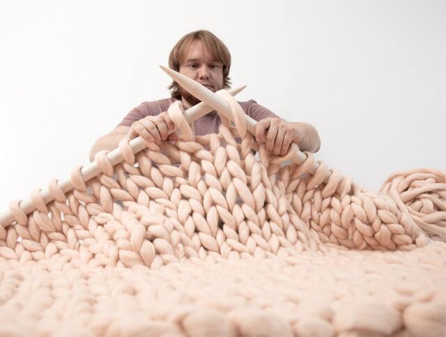 Super Thick Carpet. Giant Throw. Bulky Merino Wool. Extreme Knitted Blanket. Big Stitch Carpet By Woolwow Choose From 70 Colors - image 1