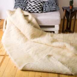 White Area Rug Of Sheep Wool - thumbnail 3