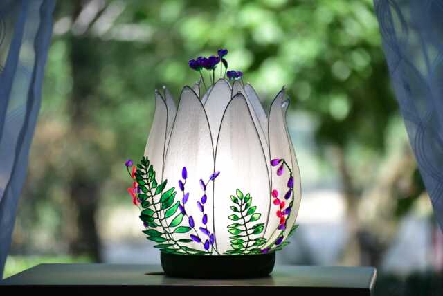 Table Lamp Handmade White Lotus Flower Shaped For Holistic Ambient - image 1