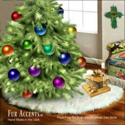 Handmade Faux Sheepskin Christmas Tree Skirt - White Shaggy Fur Accents - thumbnail 4